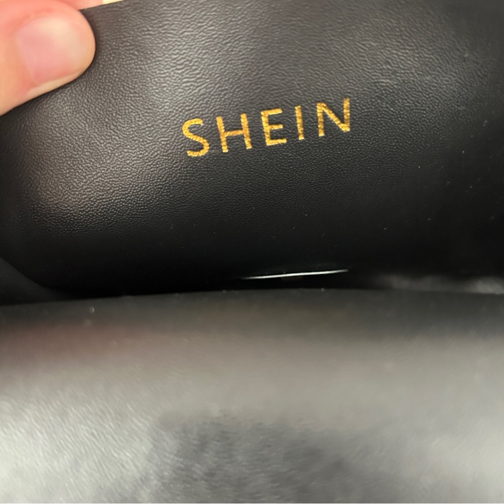 SHEIN Black and Gold Crossbody Purse - Picture 4 of 4